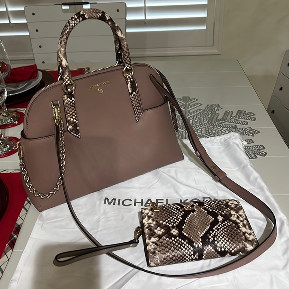 Michael Kors set - Picture 2 of 8